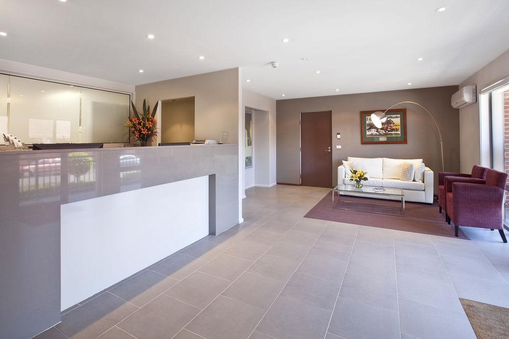 Quest Moonee Valley Melbourne Exterior photo