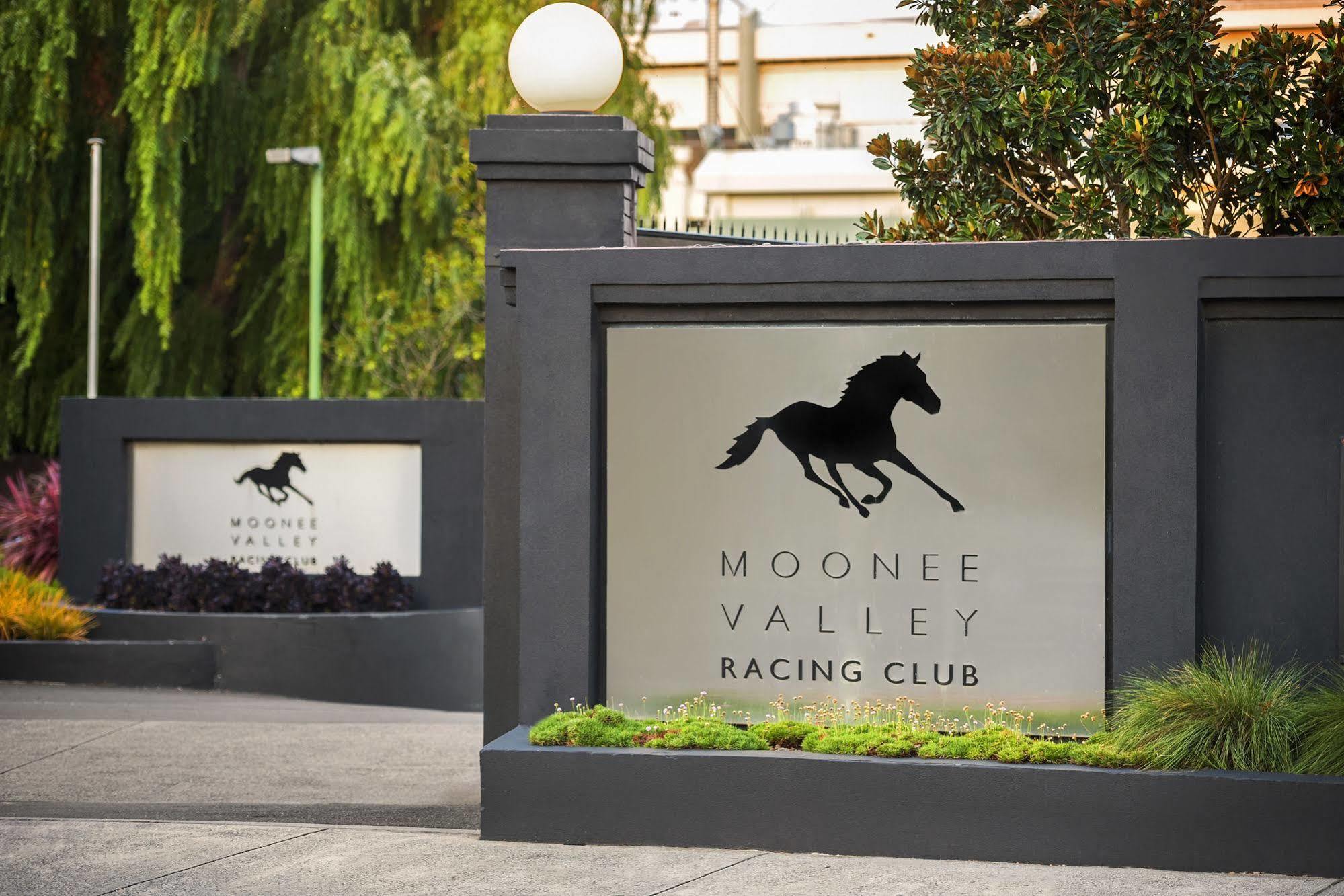 Quest Moonee Valley Melbourne Exterior photo